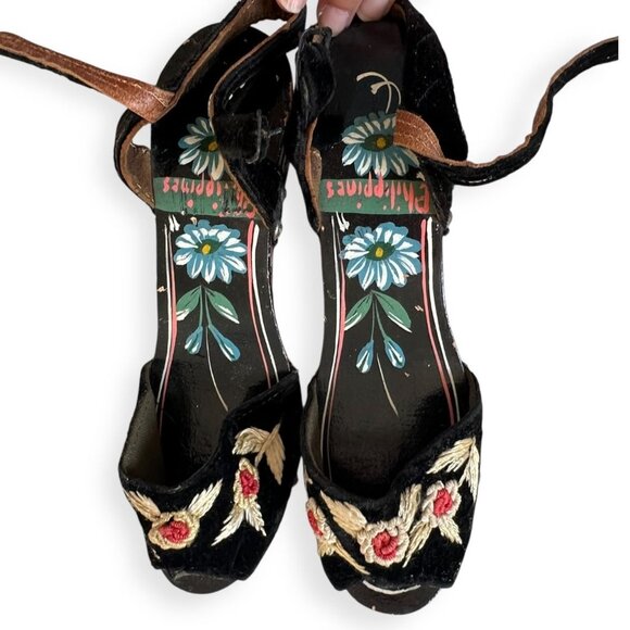Vintage Filipino Hand Painted Wooden Wedge Sandals – 1940s bakya-inspired sandal - Picture 14 of 14
